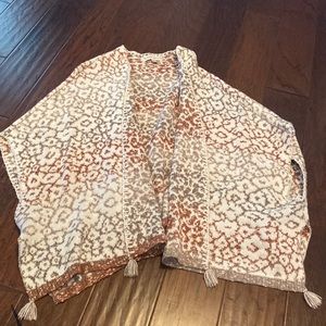 Knox Rose poncho Sweater